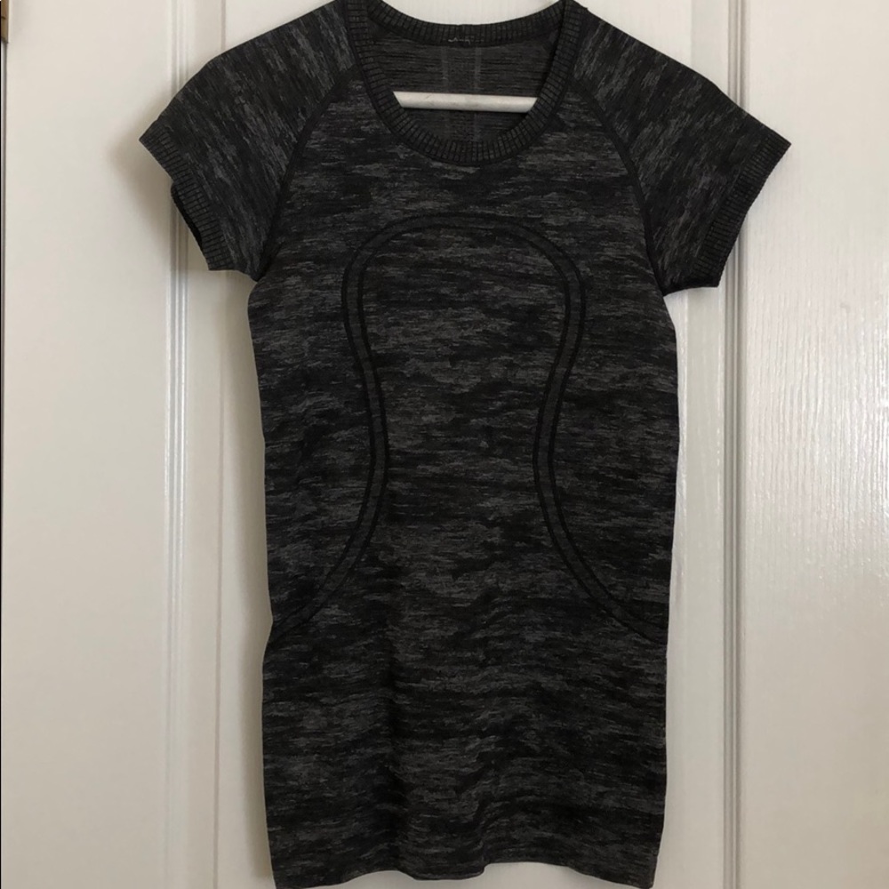Swiftly Tech short sleeve shirt size 4